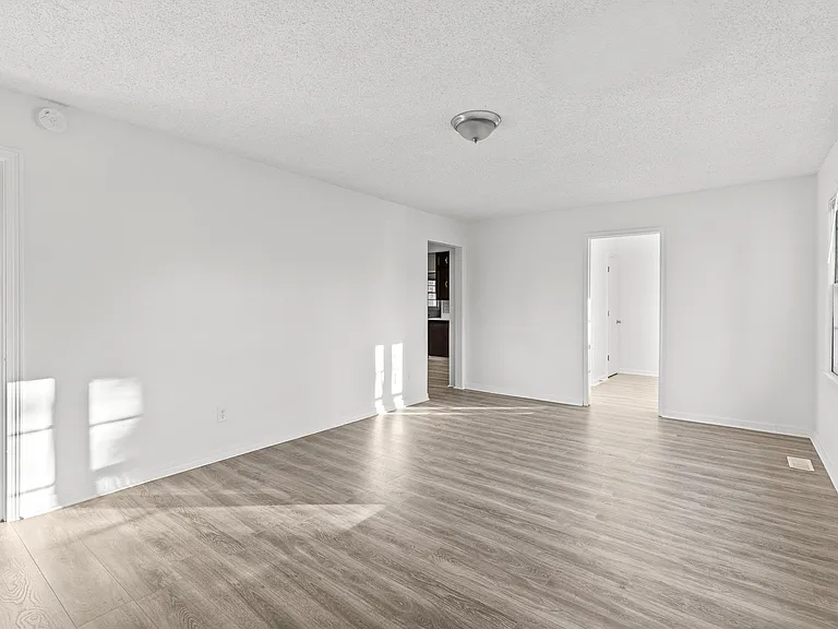 2321 4th St NE — Photo 5