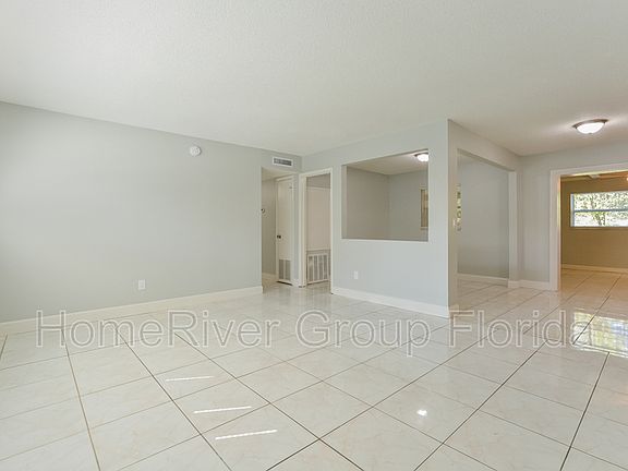2nd image of 104 Dogwood St