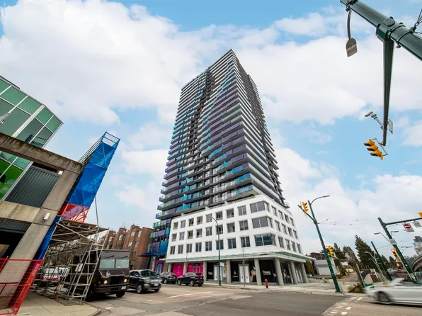 5058 Joyce St #1009, Vancouver, BC V5R 4G6