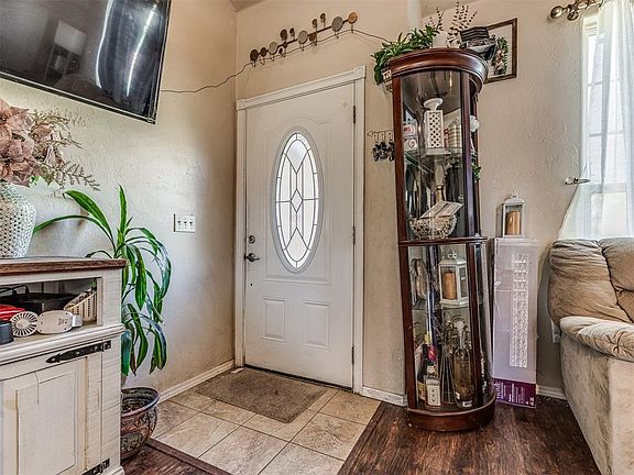 4th image of 2912 N Hammond Ave