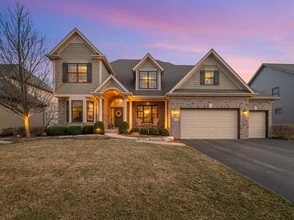 81 Landon Cir, Wheaton, IL 60189