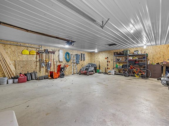 4th image of 304 Owens St