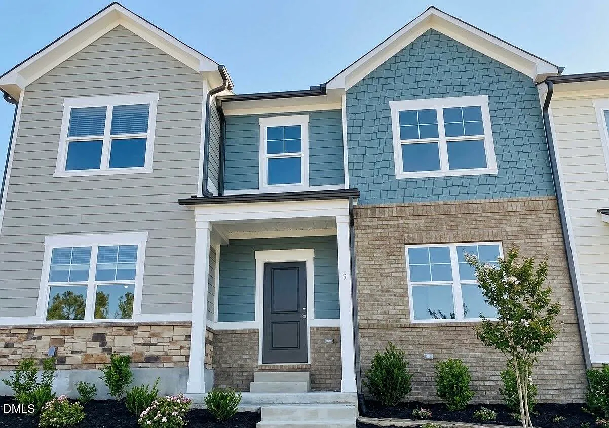 3 bed, 2.5 bath, 1765 sqft, $2,095 — Photo 1