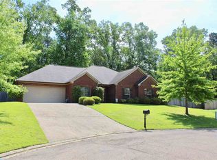 422 Pinebrook Cir, Brandon, MS 39047