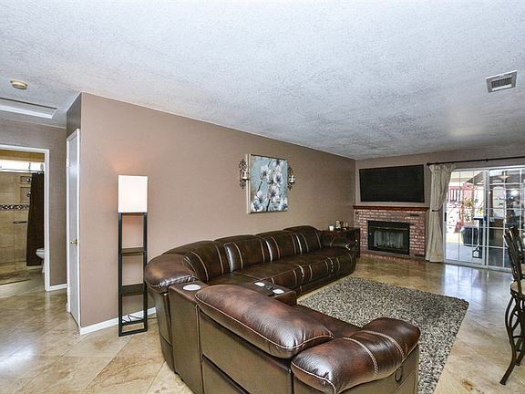 5th image of 15028 Manzanita Dr