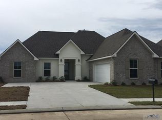 227 Royal Oak Blvd, Thibodaux, LA 70301