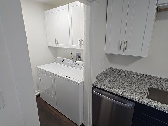 Washer/Dryer laundry room