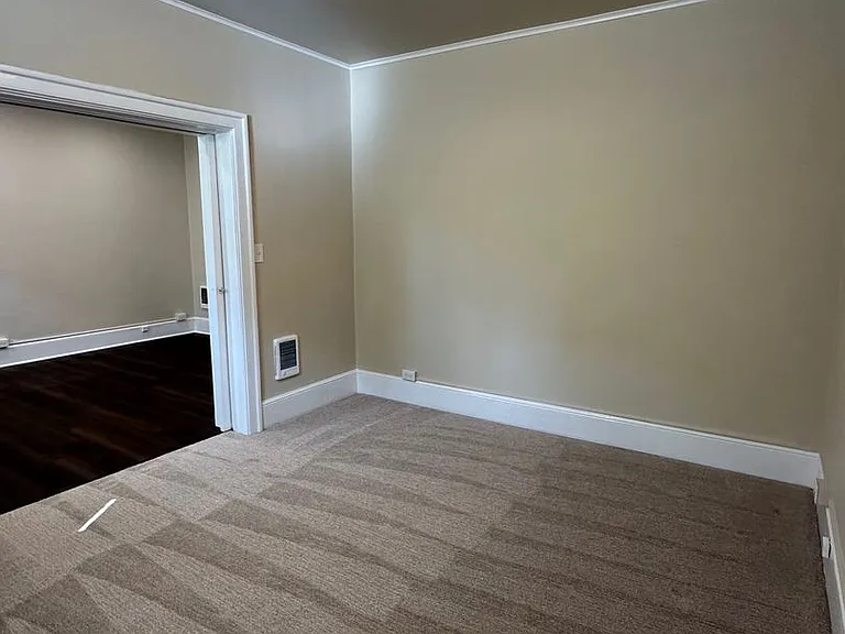 De Luxe Apartments LLC — Photo 19