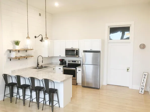 801 N Lincoln Dr, Hancock, MI