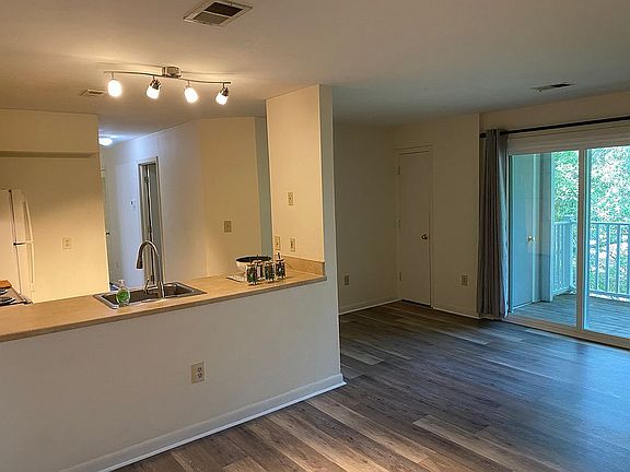 Progress Check Sign 1215 Progress St NW APT J, Blacksburg, VA 24060 | Zillow