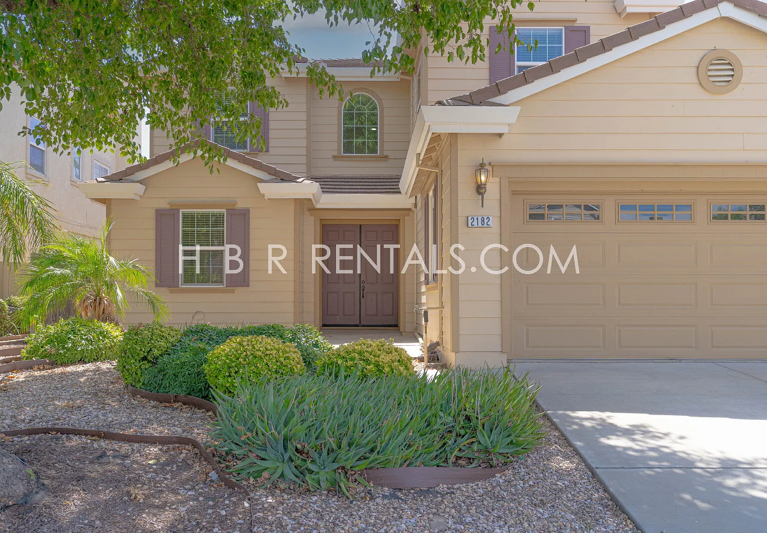 5 bed, 3.0 bath, 2994 sqft, $3,200 — Photo 3