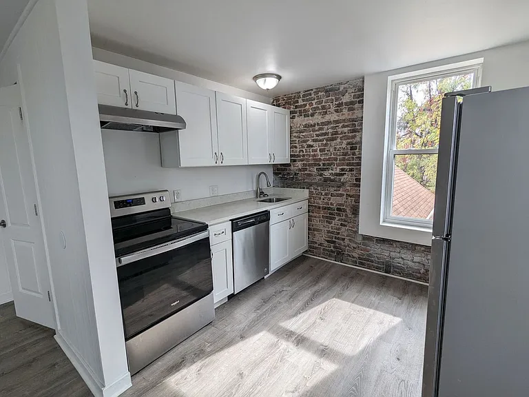 dav1803 — Photo 1