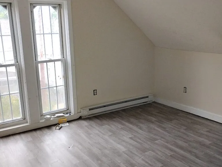 60 Pulaski St #1 — Photo 3