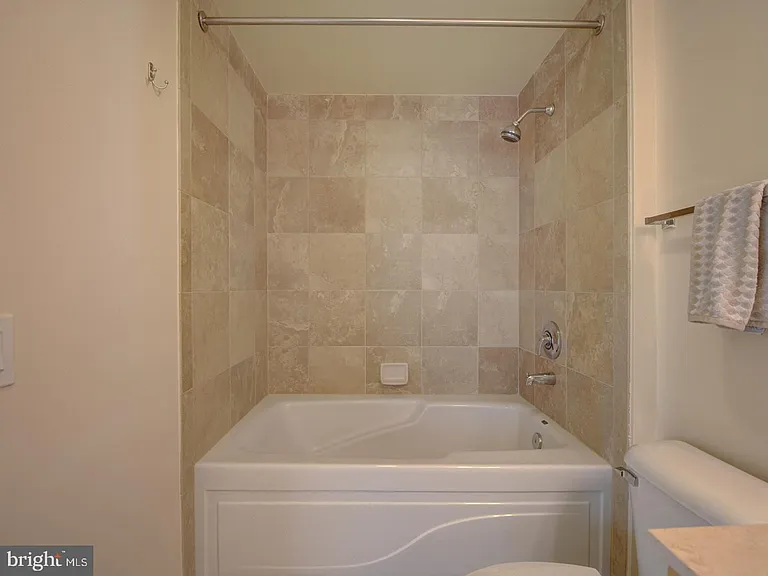 475 K St NW #1224 — Photo 35