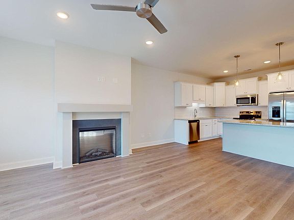 3rd image of 1416 Dorset Drive #B