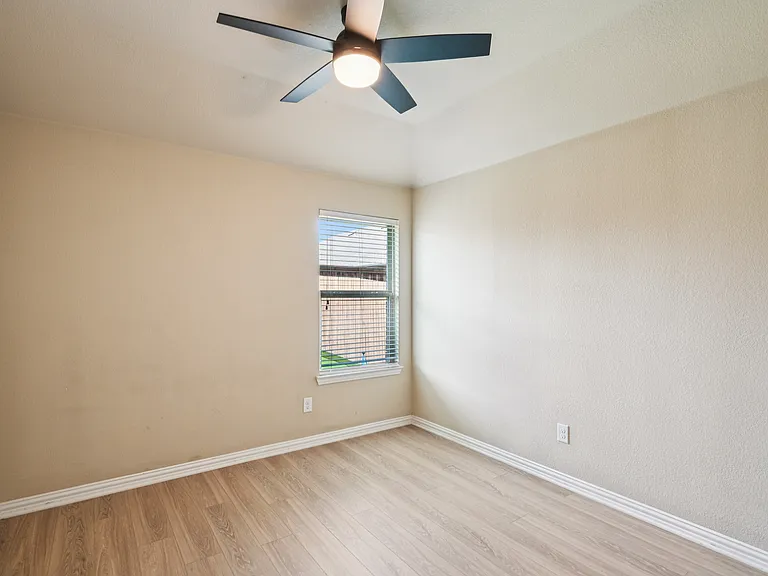 15937 Alvarado Dr — Photo 26