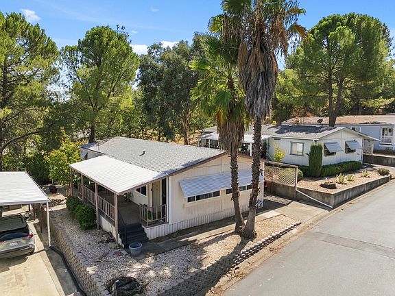 2nd image of 1095 Mountain Shadows Blvd