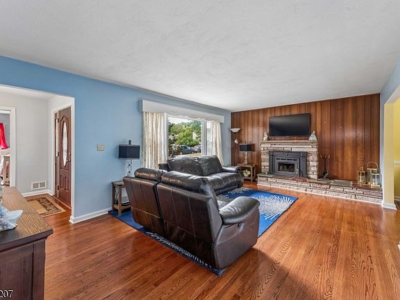 5th image of 336 Darby Ln