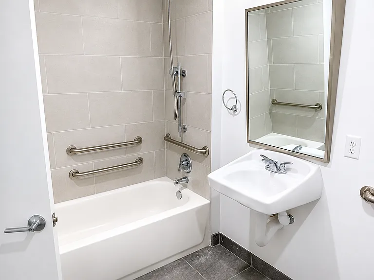 2160 N Tamarind Ave #203 — Photo 2