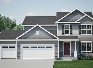 W190N15688 Maple Fields Cir, Jackson, WI 53037