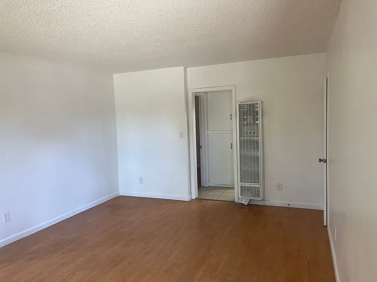 6600 Whitsett Ave — Photo 8