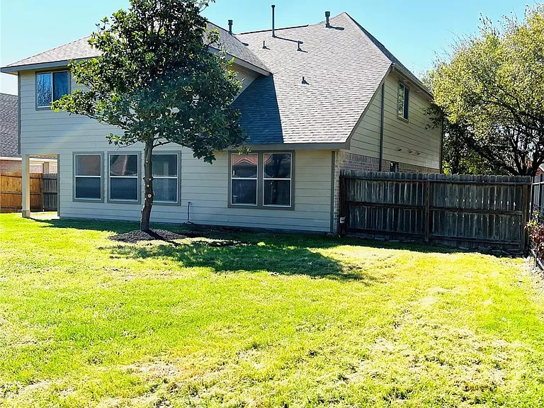 8426 Woodland Knoll Ln — Photo 28