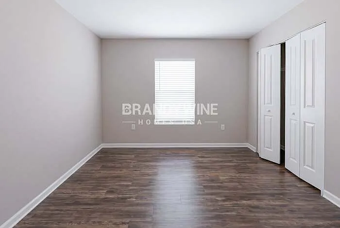 1832 James Madison Ct — Photo 12