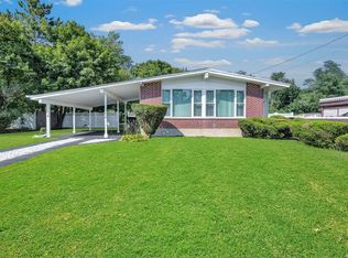 43 Bentley Rd, Amityville, NY 11701