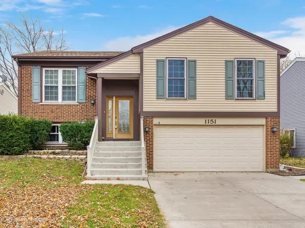 1151 W Bryn Mawr Ave, Roselle, IL 60172