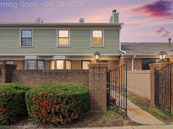 31117 Country Blf, Farmington, MI 48331
