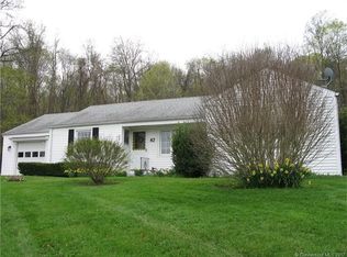 87 West St, Middlefield, CT 06455