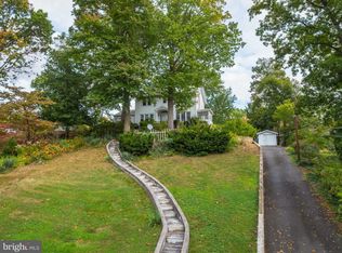 2911 Holly St, Alexandria, VA 22305