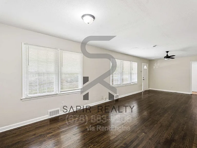 2620 Wiggins St — Photo 2