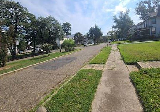 5th image of 1103 Boulevard St