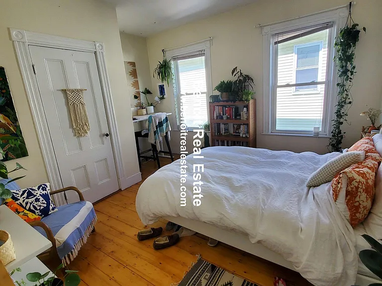 Stickney Ave — Photo 16