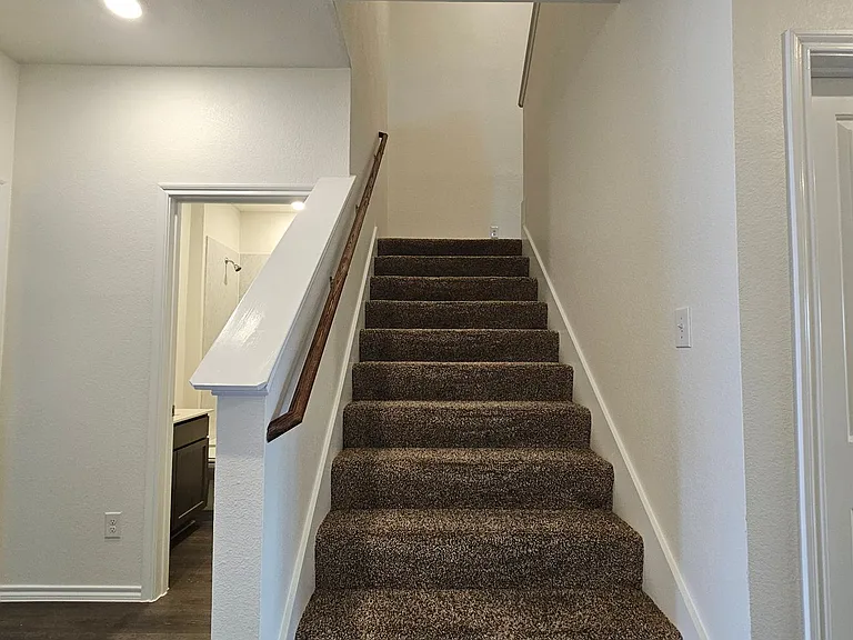 813 Fueller Dr — Photo 28