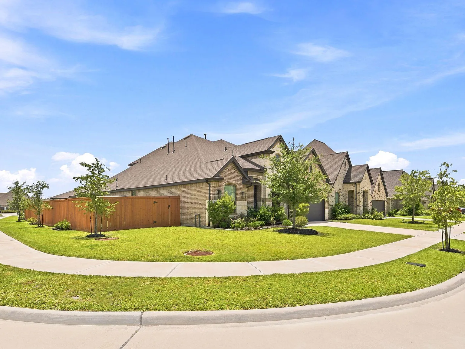 4 bed, 3.5 bath, 3027 sqft, $4,195 — Photo 3