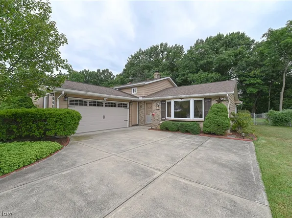 8646 Courtland Dr, Strongsville, OH 44149