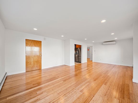 5th image of 1589 Anderson Ave Floor 1