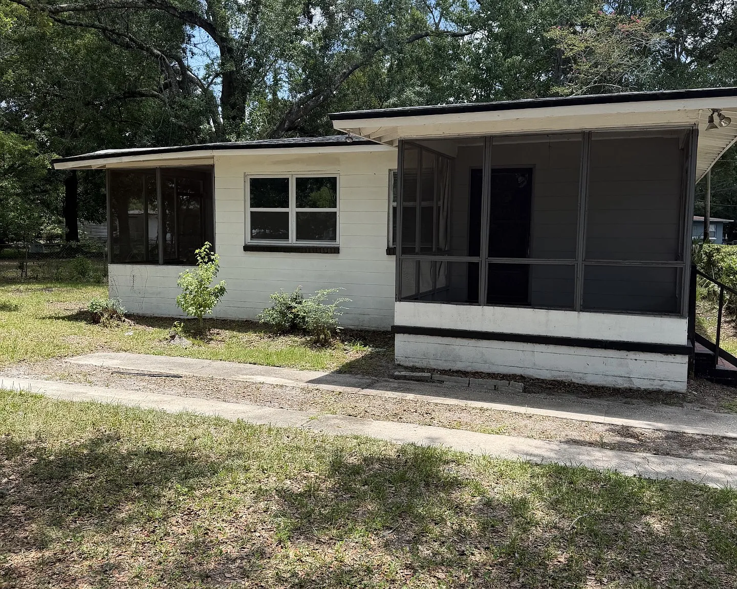 3 bed, 1124 sqft, $1,400 — Photo 1