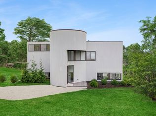 37 Cheviot Rd, Southampton, NY 11968