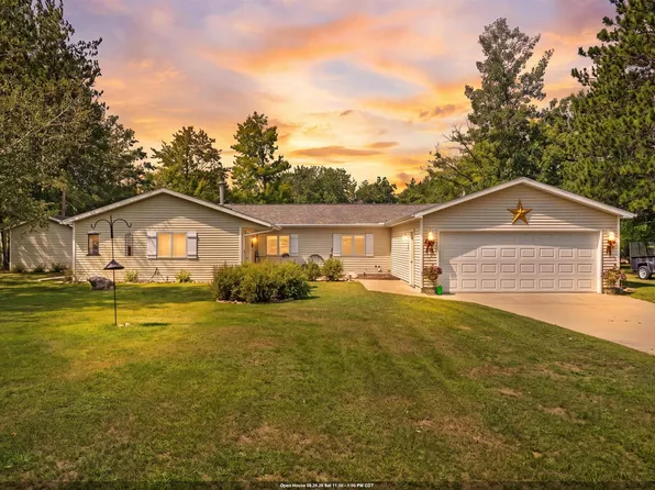 W6369 Peninsula Ct, Neshkoro, WI 54960