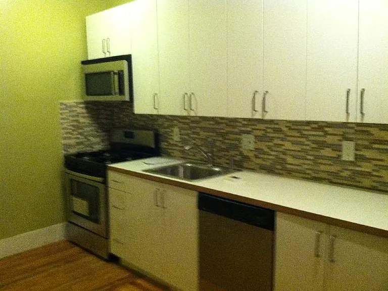 Beacon St — Photo 3