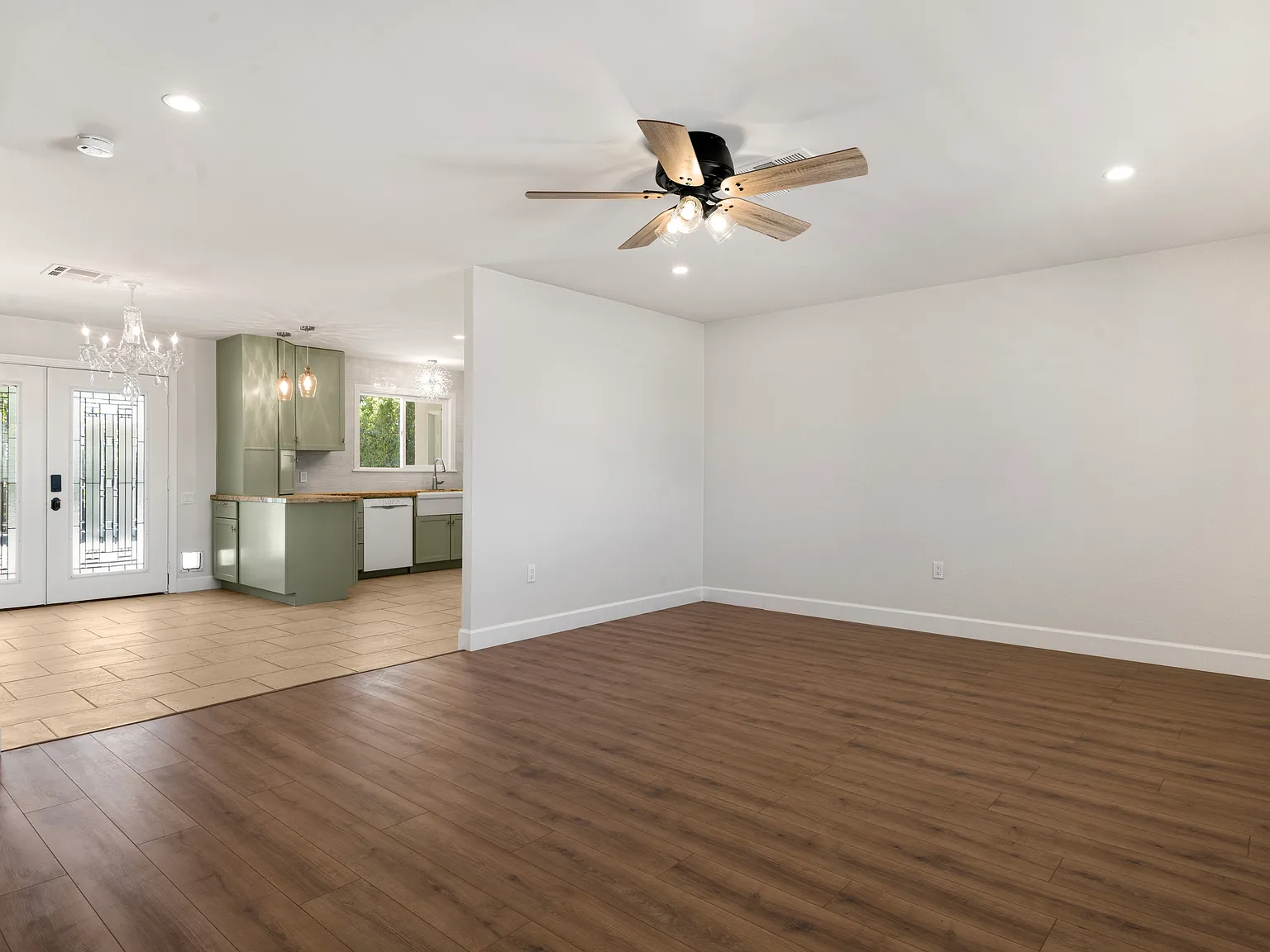 2 bed, 1140 sqft, $2,750 — Photo 3