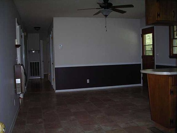 Another look at the spaciousness of this room!