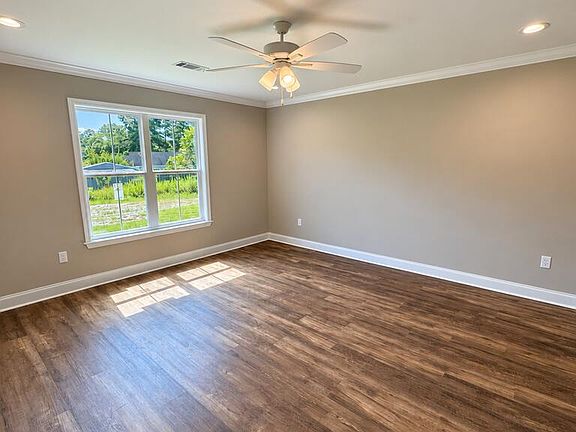 3rd image of 711 Osprey Cir