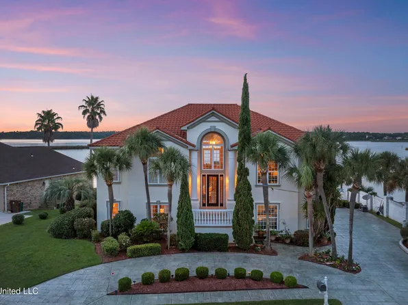 2004 Bayou Laporte Dr, Biloxi, MS 39531