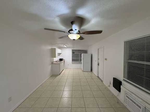 3rd image of 235 Mango Dr #B