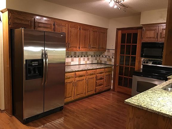 kitchen - all stainless, all granite