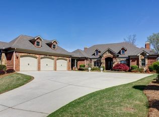 5710 Point West Dr, Oakwood, GA 30566